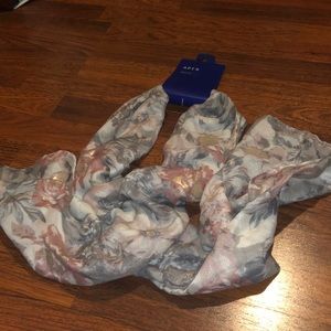 Apt 9 NWT floral oblong scarf